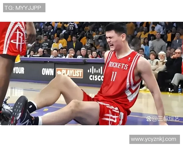 姚明面对媒体提问失控现场反应引发热议引发球迷关注与讨论