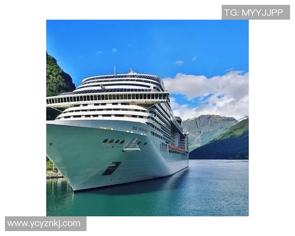 足球明星在豪华游艇上精彩踢球瞬间尽显球技魅力与海洋风情 足球明星在豪华游艇上精彩踢球瞬间尽显球技魅力与海洋风情