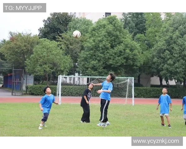 香港足球明星队榕江展现青春风采引领球迷热潮再创辉煌 香港足球明星队榕江展现青春风采引领球迷热潮再创辉煌